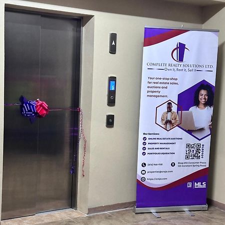 Escape At The Oasis- New Kingston Area -24Hrs Security, Elevator, Water Heater, Wifi Κίνγκστον Εξωτερικό φωτογραφία