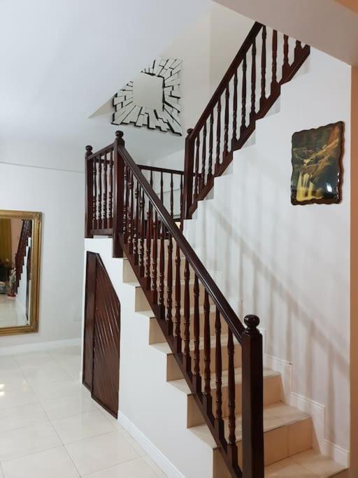 Escape At The Oasis- New Kingston Area -24Hrs Security, Elevator, Water Heater, Wifi Κίνγκστον Εξωτερικό φωτογραφία